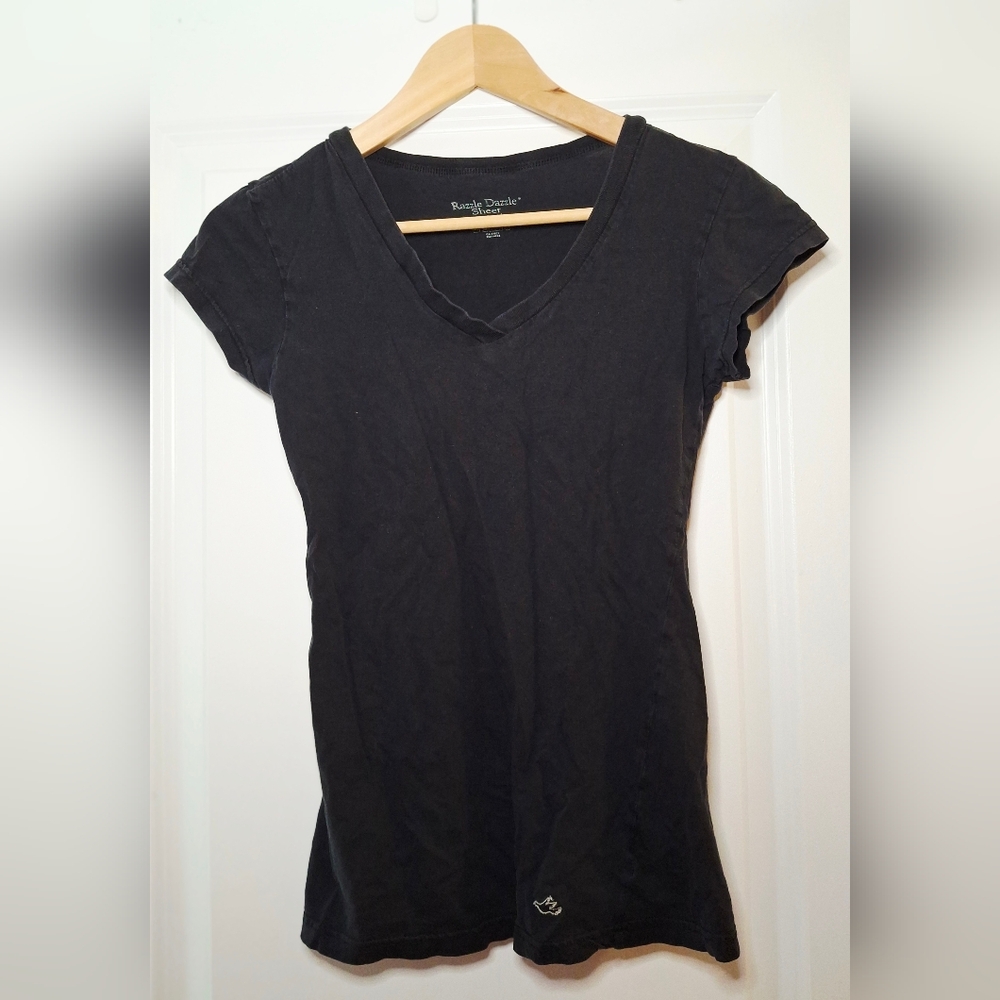 Razzle Dazzle Short Sleeve V-Neck Tee (S)